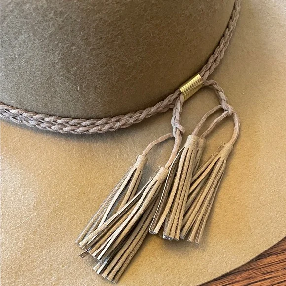 Chic Tan Tassel-Trimmed Hat NWT - Picture 2 of 4